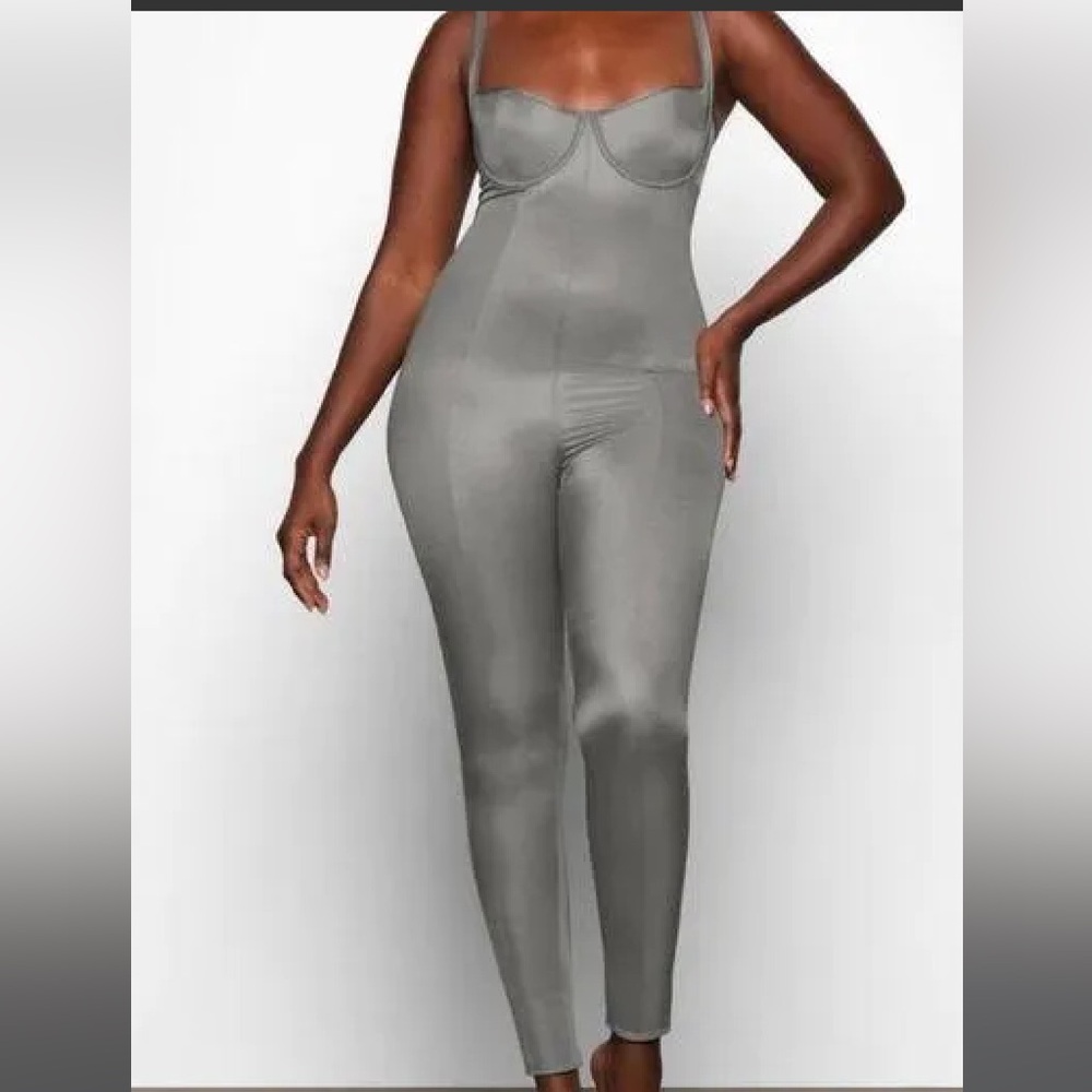 SKIMS Silver Grey Sheer Full Body Catsuit Size 4x Glissenette Underwire Thunder